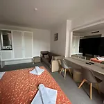 Emilia Palace 호텔 써니비치