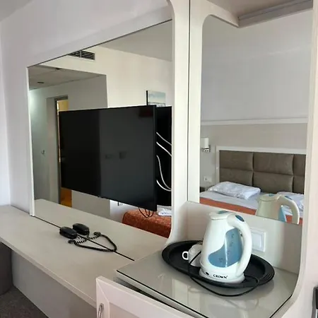 Emilia Palace Хотел