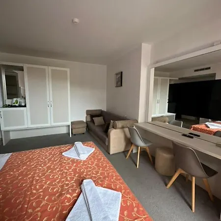 Emilia Palace Hotell Slăntjev Brjag
