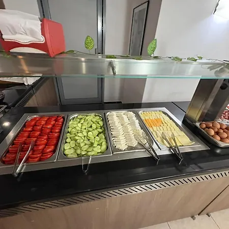 Emilia Palace 3* サニービーチ