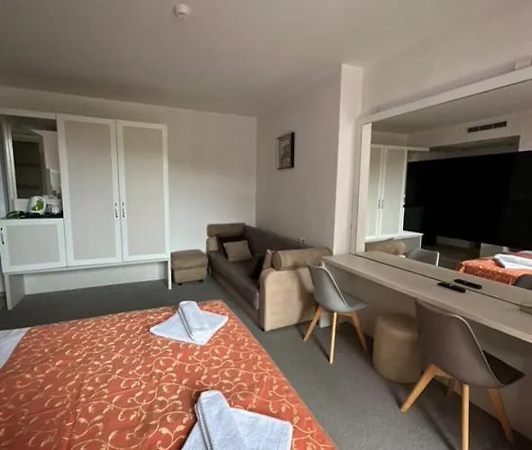 Emilia Palace Hotell Slăntjev Brjag