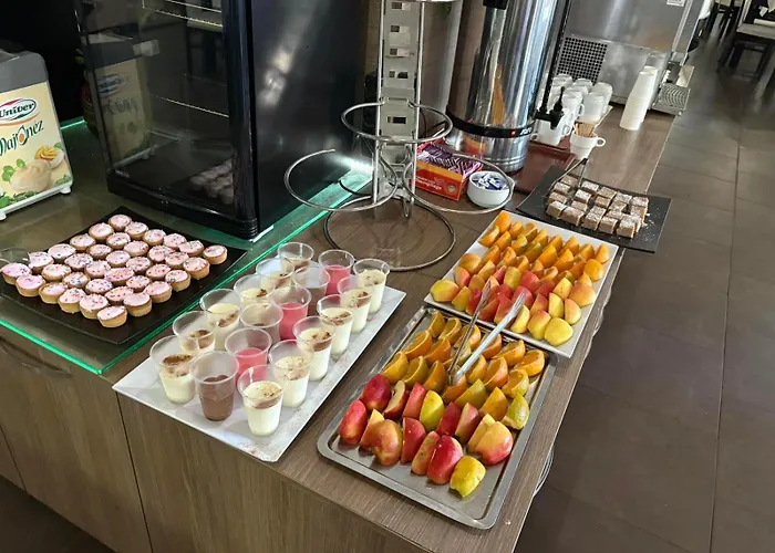 Emilia Palace Hotell 3*